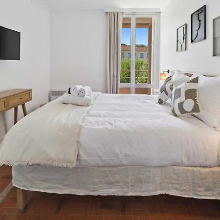شقة 2br 4p - Balcony & 5min To *
