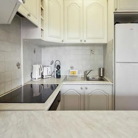 2br 4p - Balcony & 5min To سان تروبيه