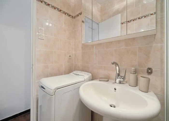 2br 4p - Balcony & 5min To Apartment Saint-Tropez